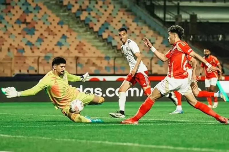 الحارس محمد سيحا خلال مباراة الأهلي وحرس الحدود